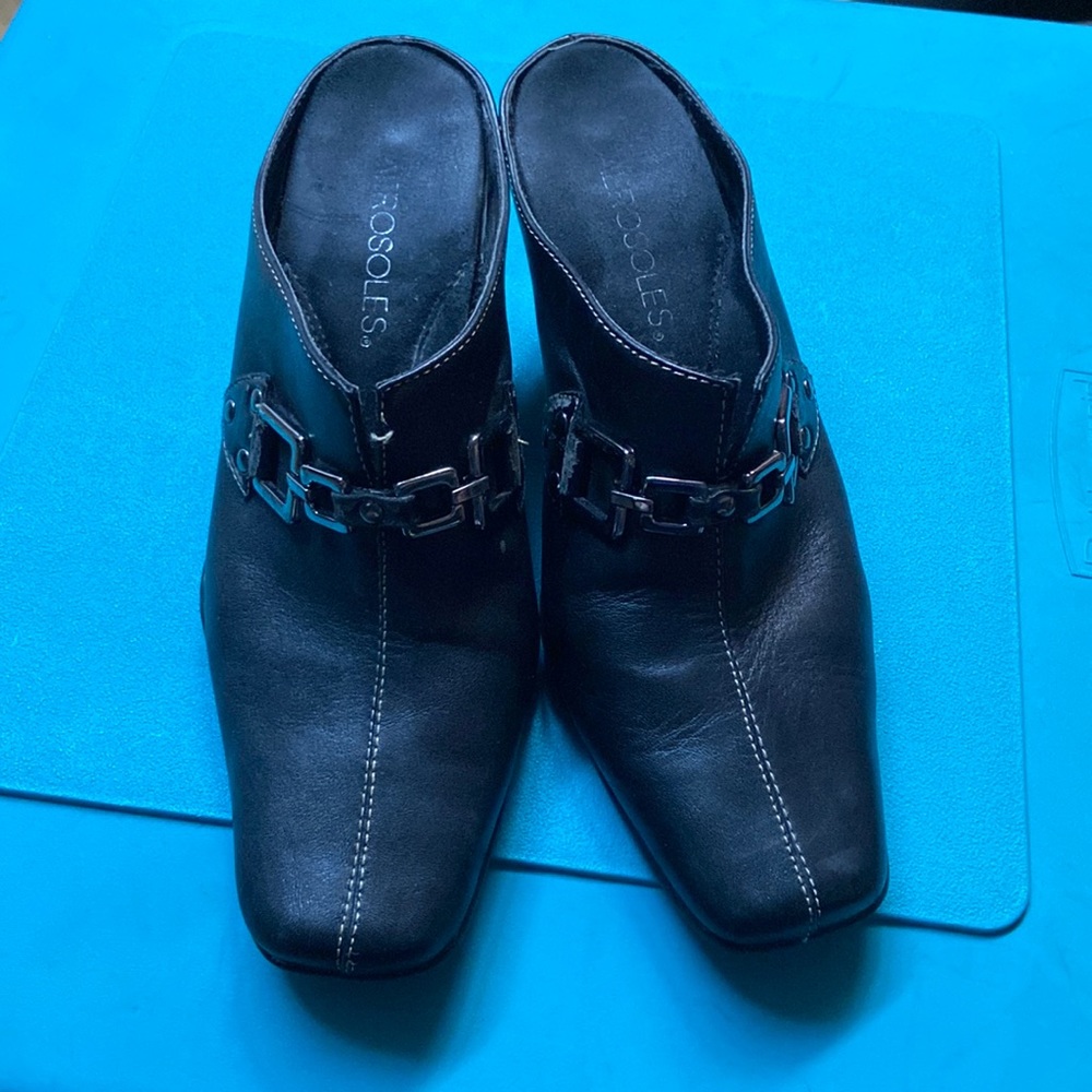 Aerosol shoes